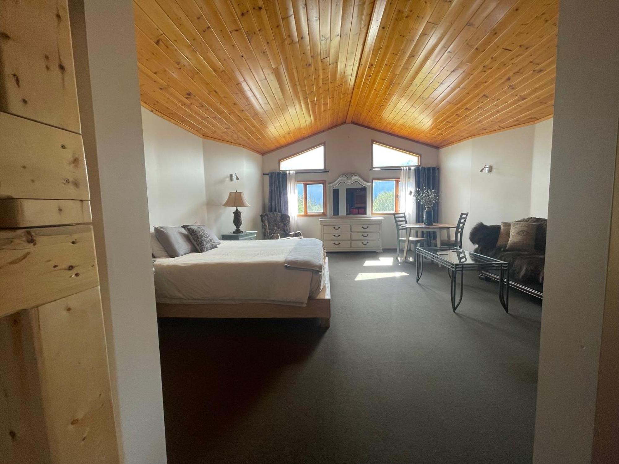Mount Logan Ecolodge & Retreat Center Haines Junction Ngoại thất bức ảnh
