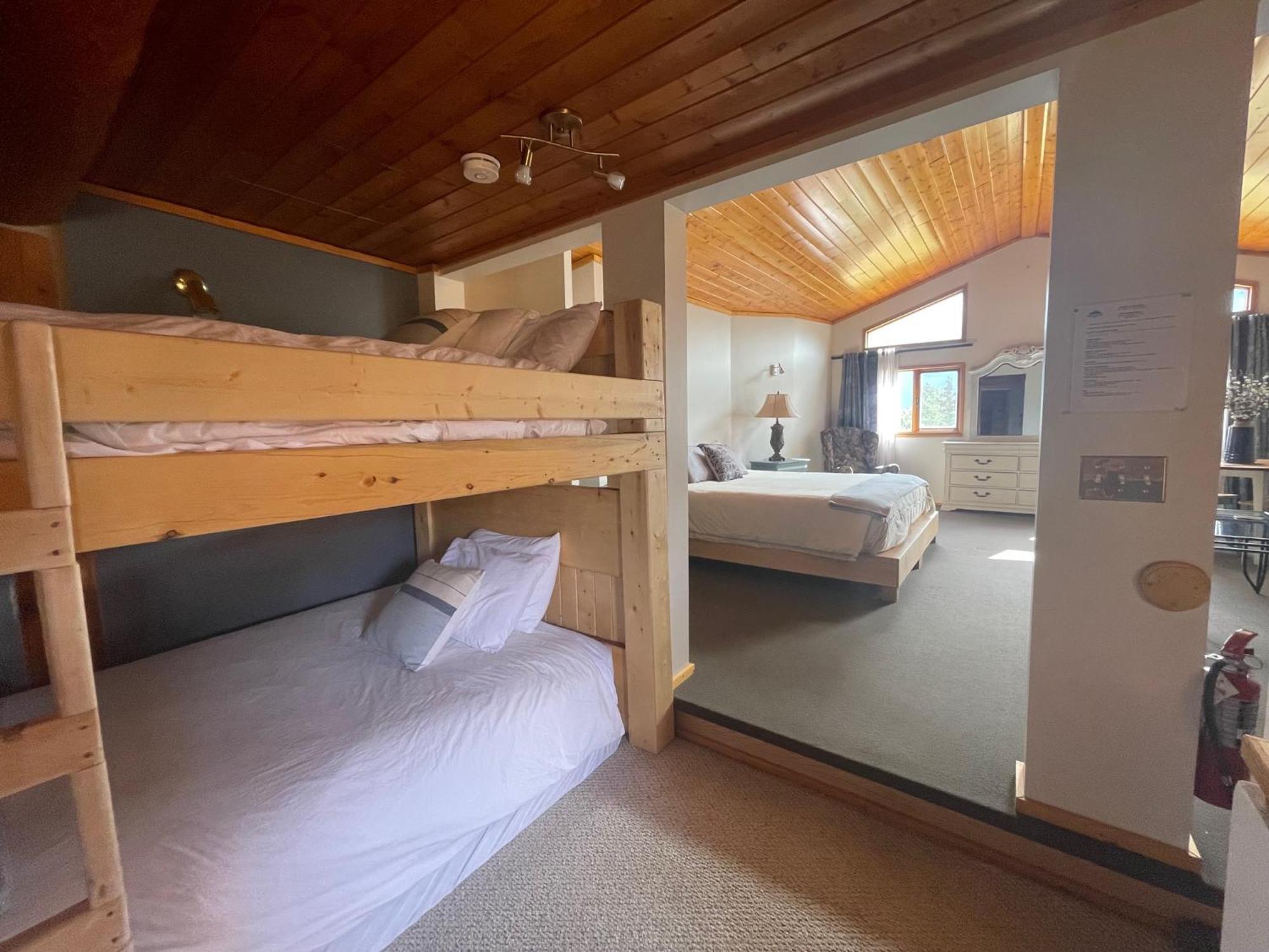 Mount Logan Ecolodge & Retreat Center Haines Junction Ngoại thất bức ảnh